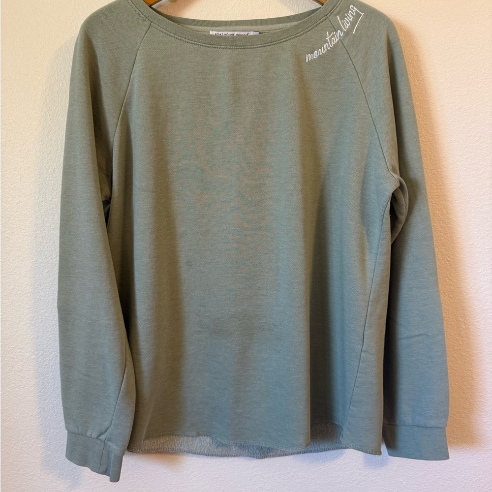 “Mountain Living” Women's Sage Green Sweatshirt